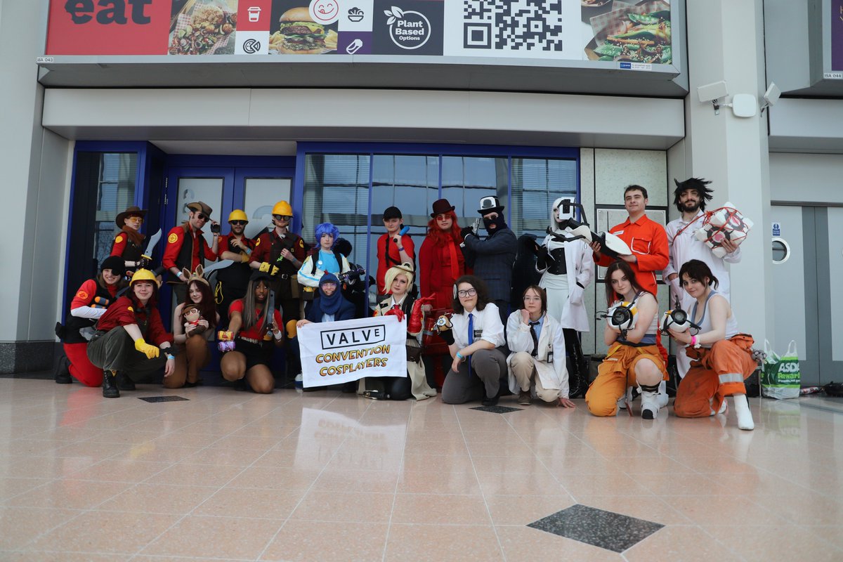Valve Convention Cosplayers