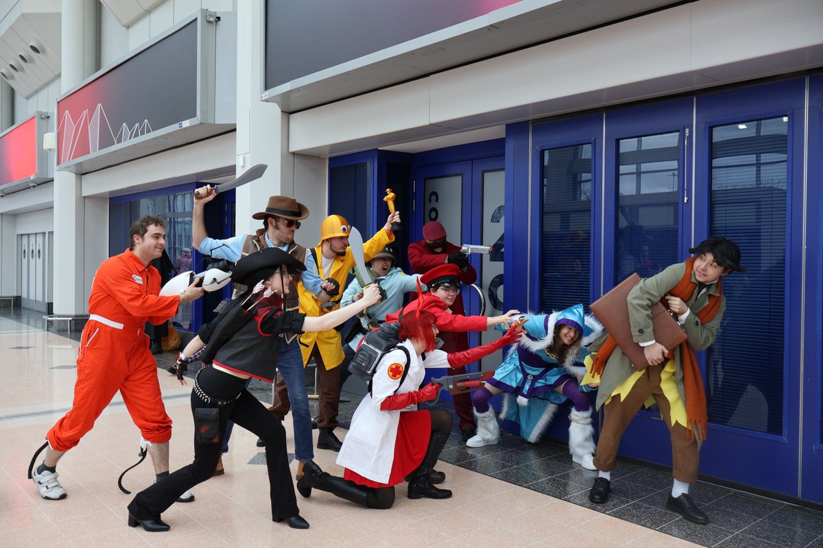 Valve Convention Cosplayers