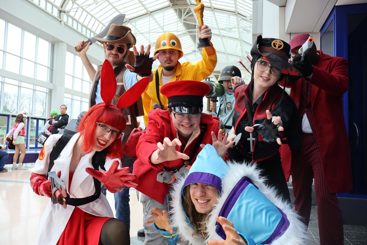 Valve Convention Cosplayers