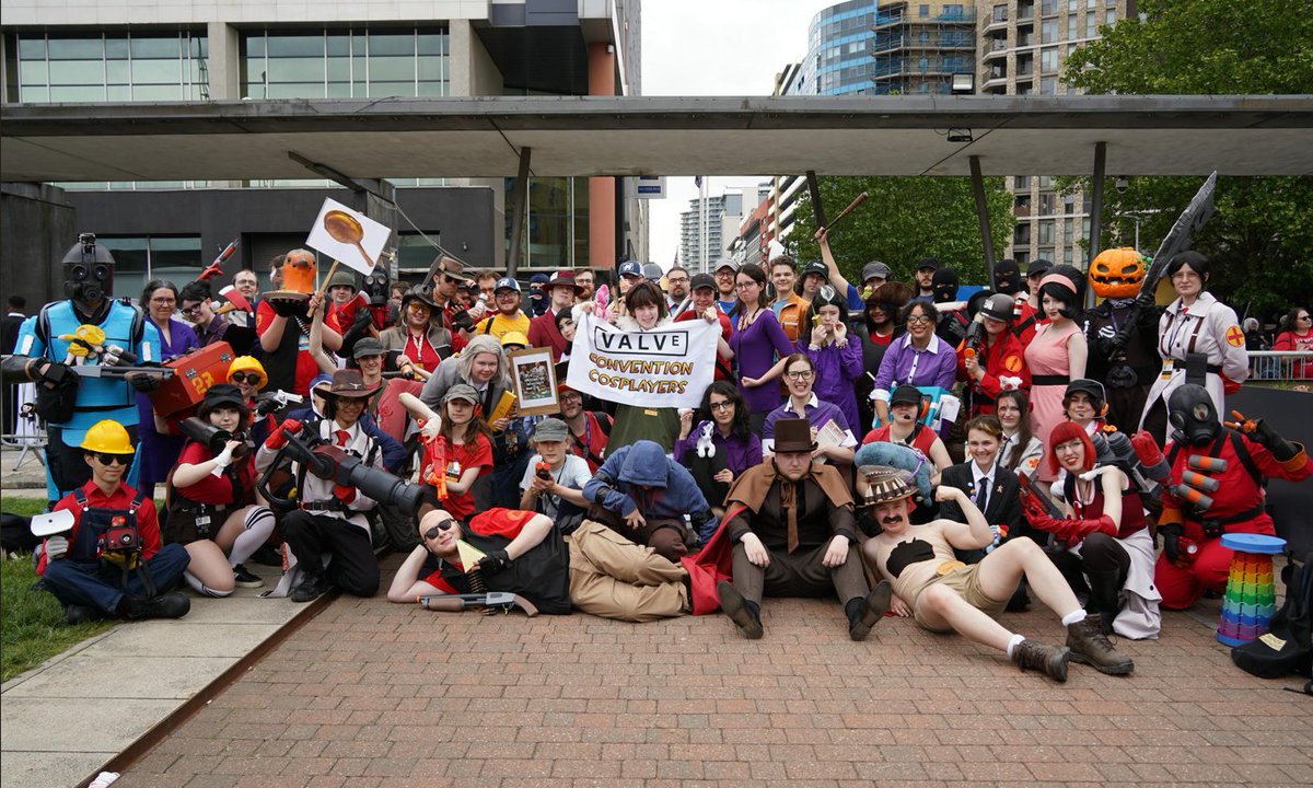 Valve Convention Cosplayers