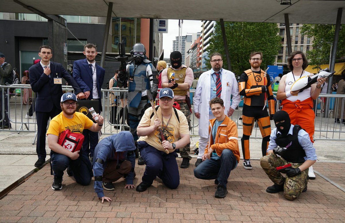 Valve Convention Cosplayers