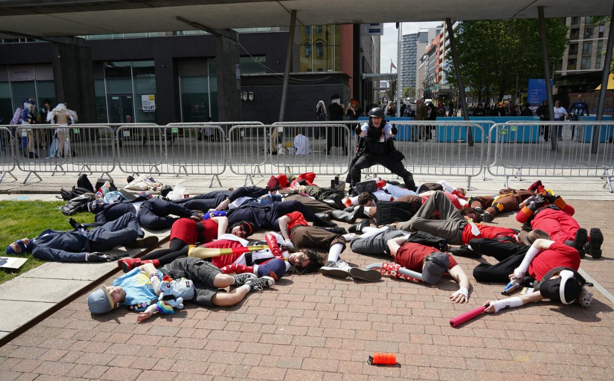 Valve Convention Cosplayers