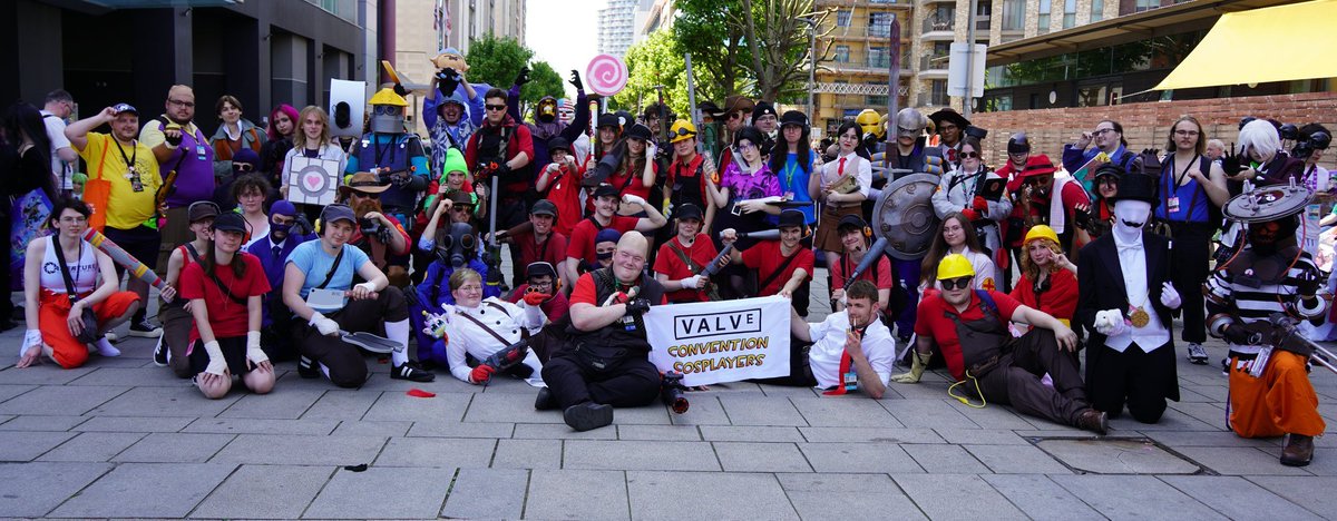 Valve Convention Cosplayers
