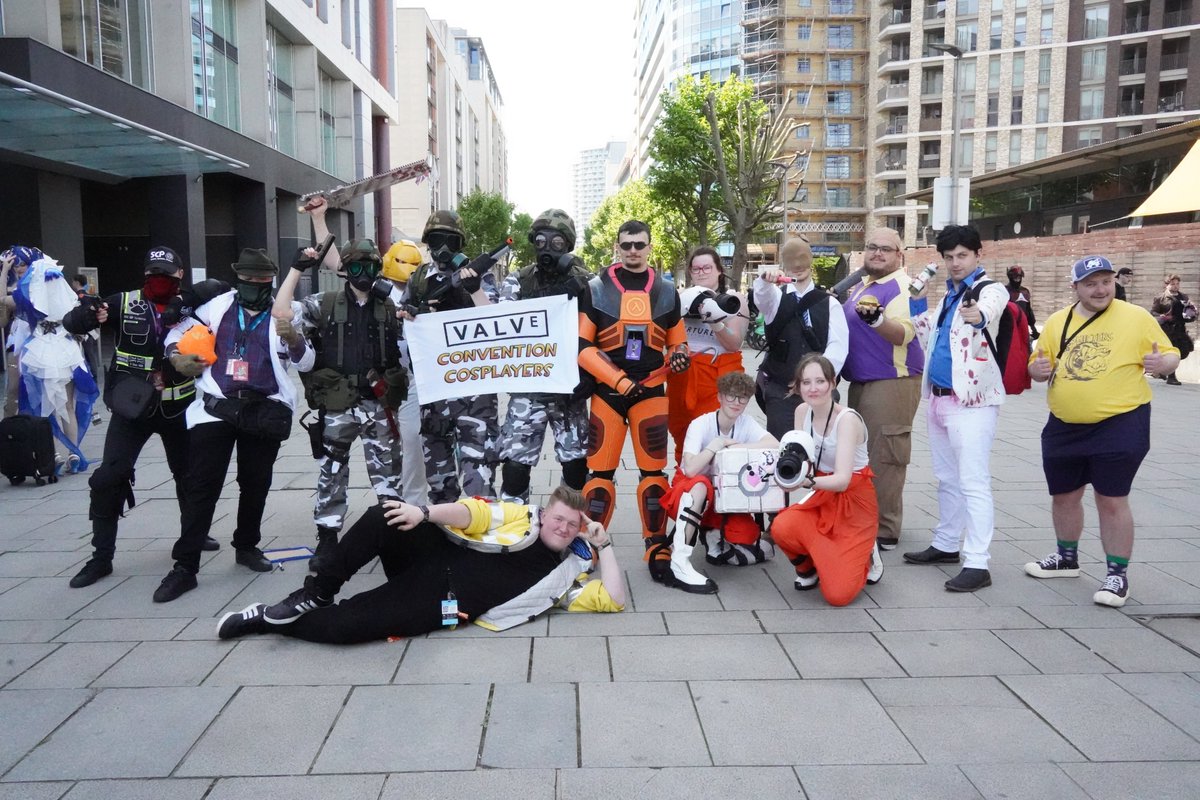 Valve Convention Cosplayers