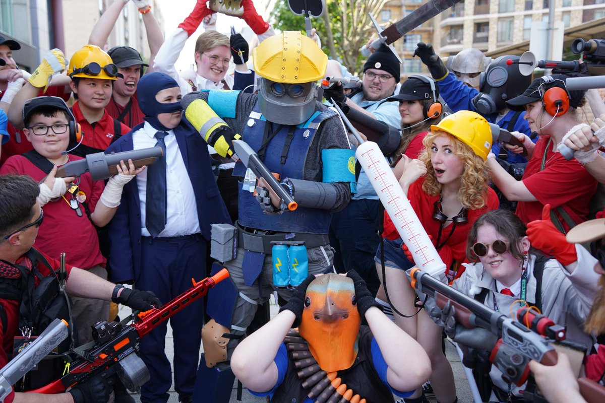 Valve Convention Cosplayers