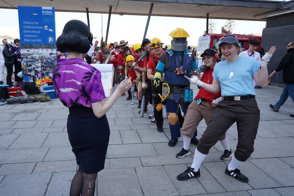 Valve Convention Cosplayers