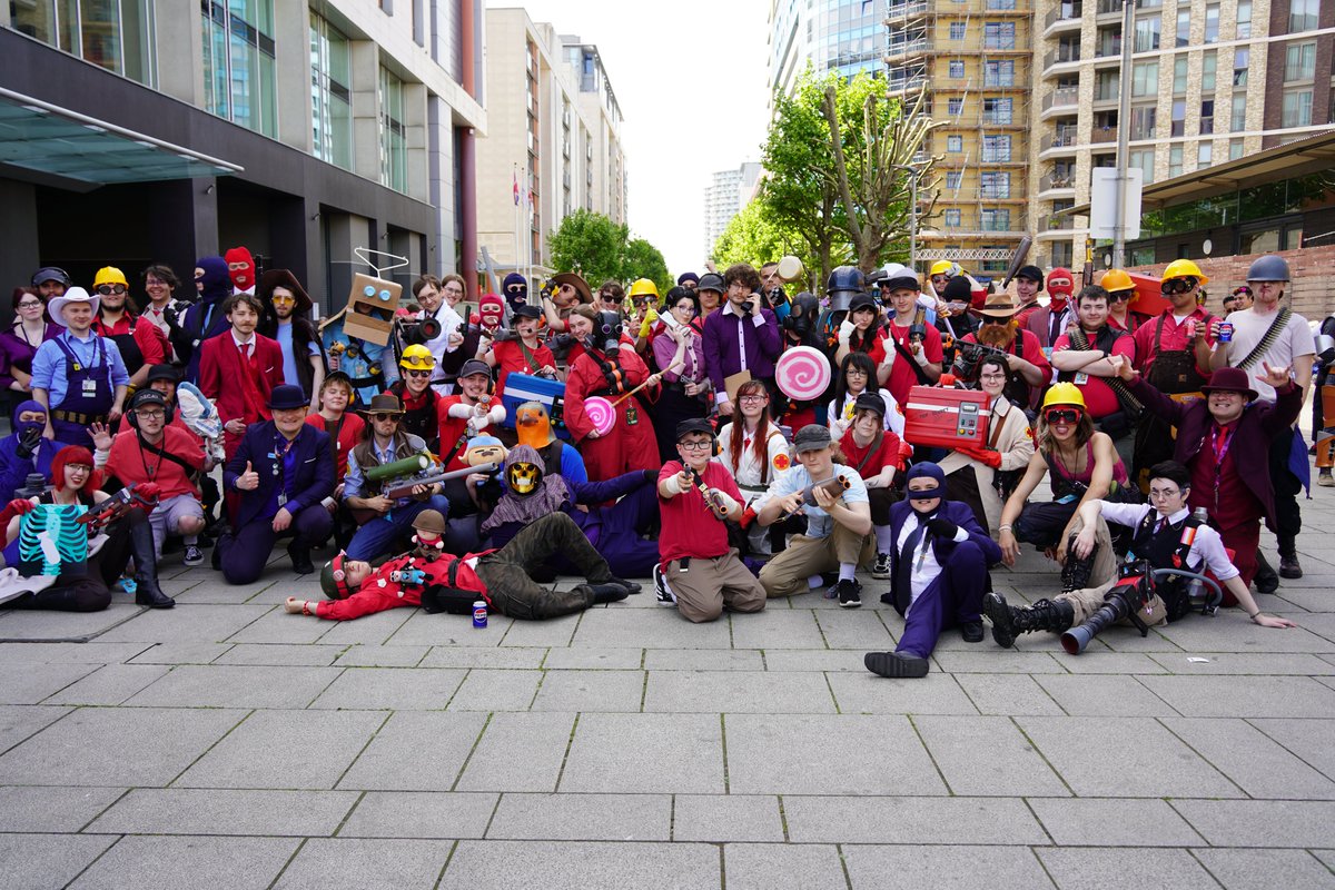 Valve Convention Cosplayers