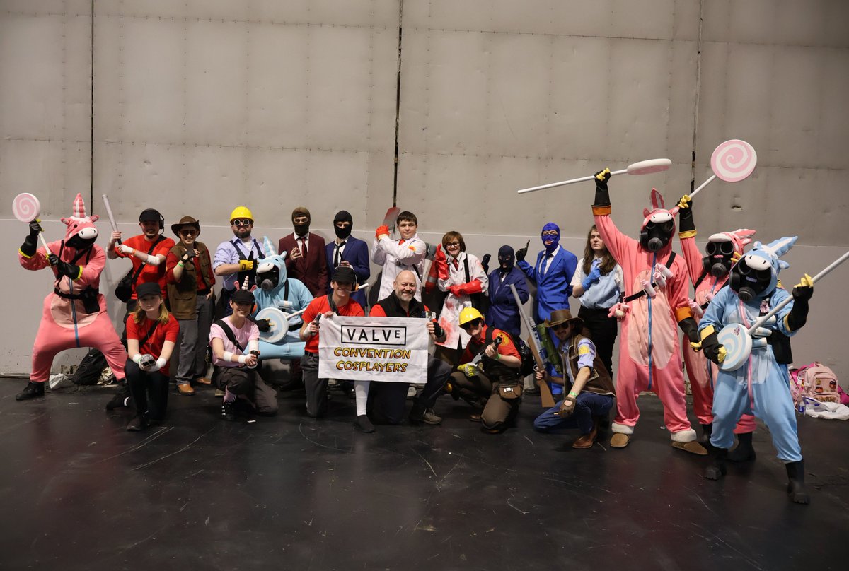 Valve Convention Cosplayers